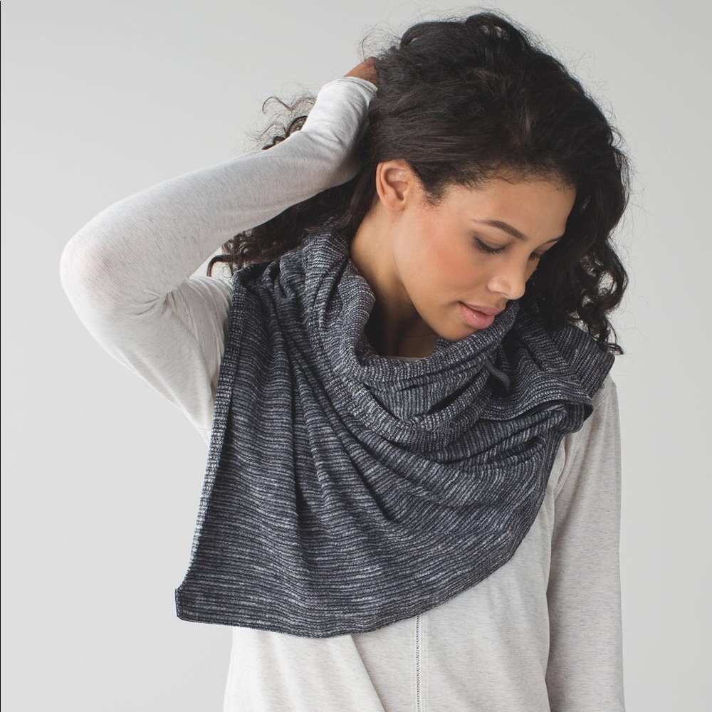 Lululemon vinyasa scarf